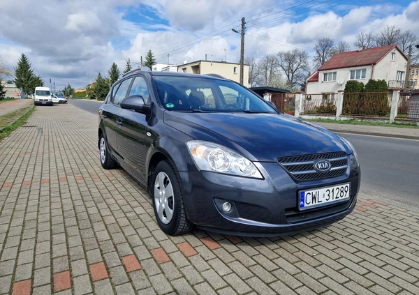 Kia Ceed cena 16900 przebieg: 220000, rok produkcji 2009 z Pionki małe 121